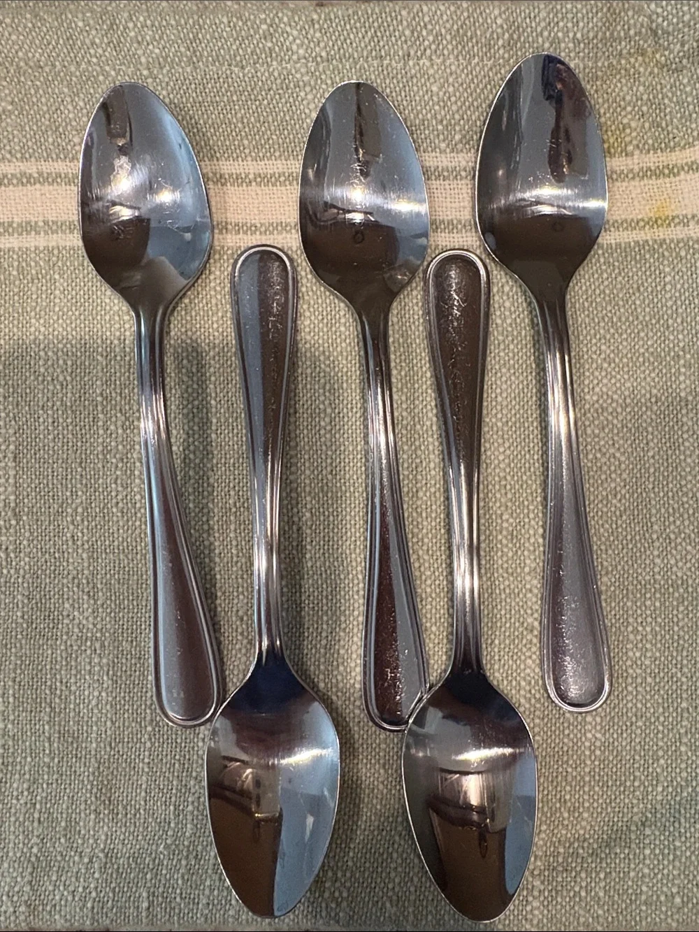 Polished Silver Dessert Spoon Set - Stainless Steel (Set of 5)