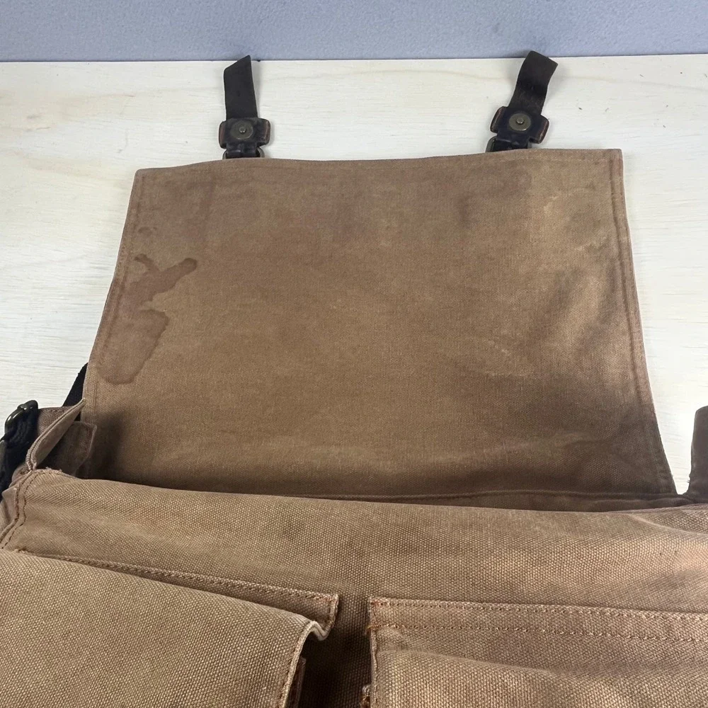 Berchirly canvas messenger