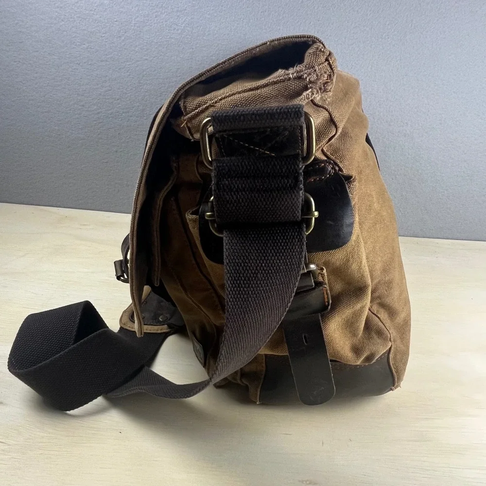 Berchirly canvas messenger
