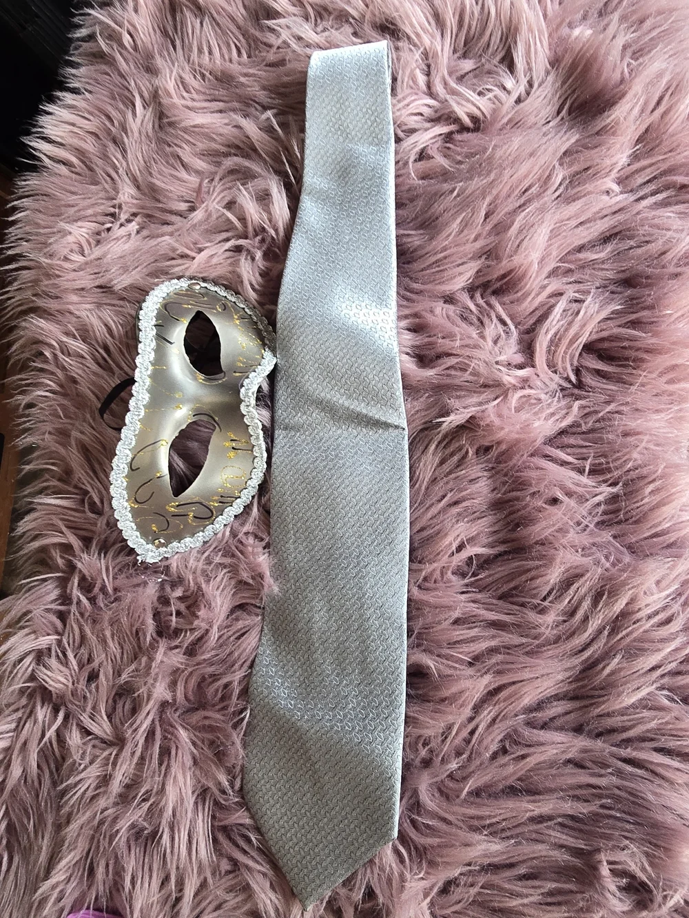 Silver Textured Tie And Mask For Special Moments