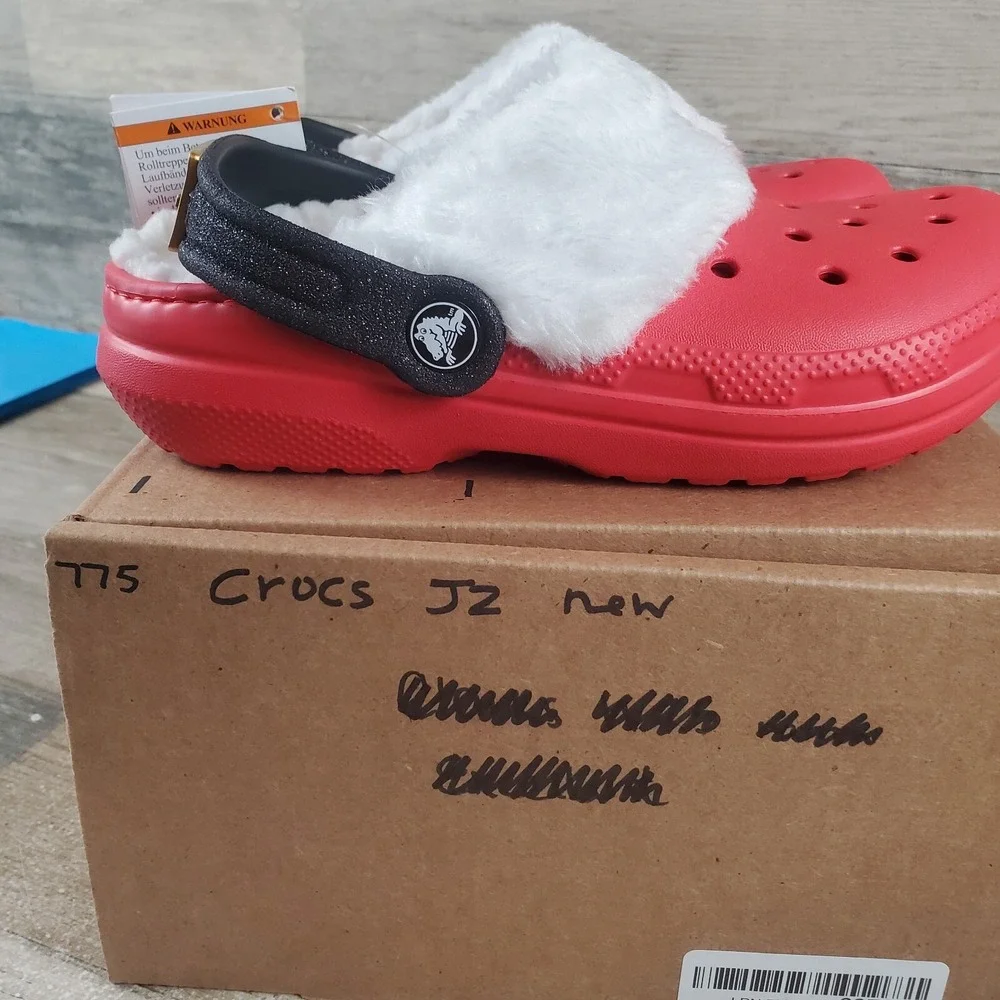 CROCS new without