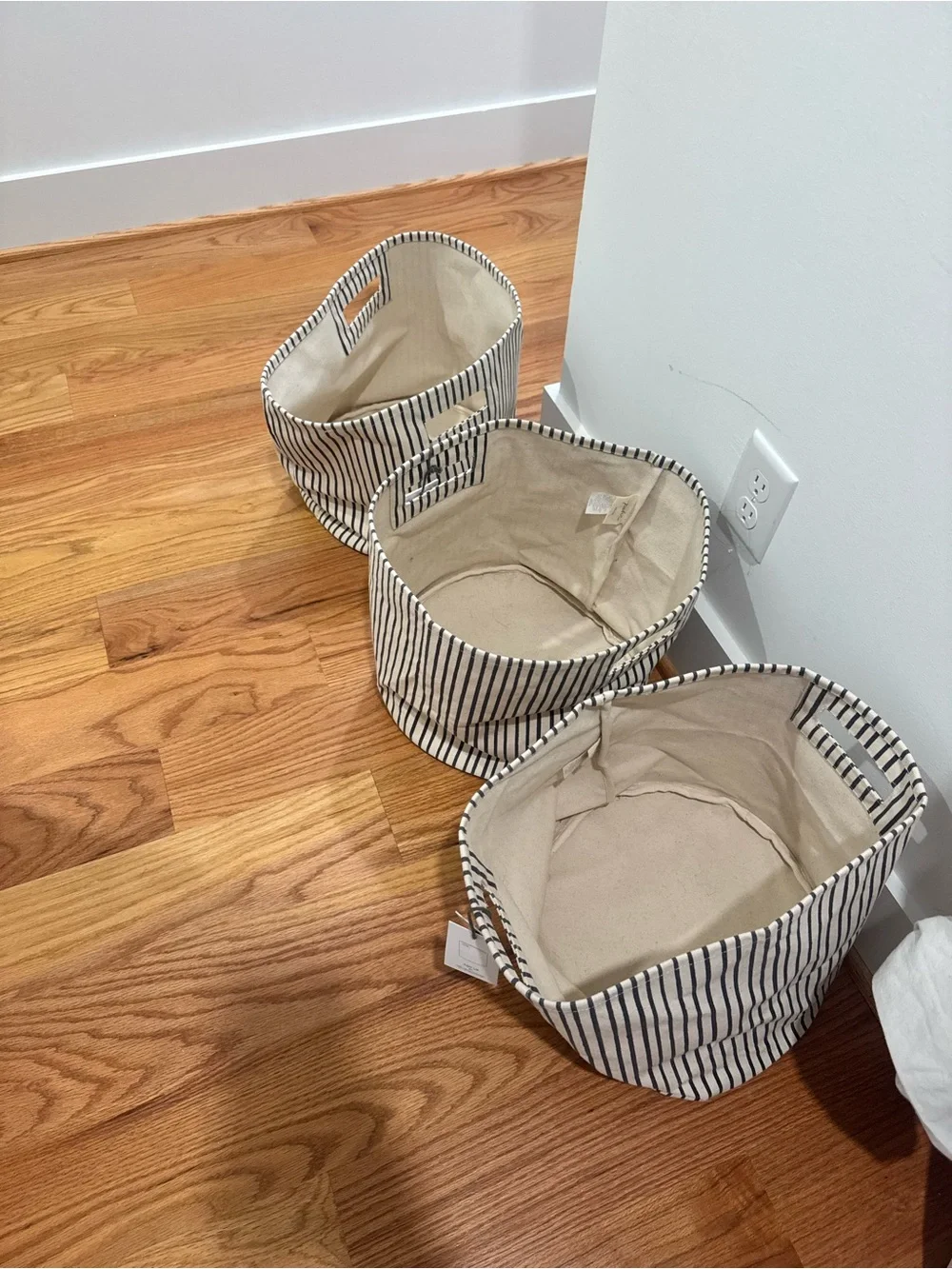 Pehr modern vertical bin