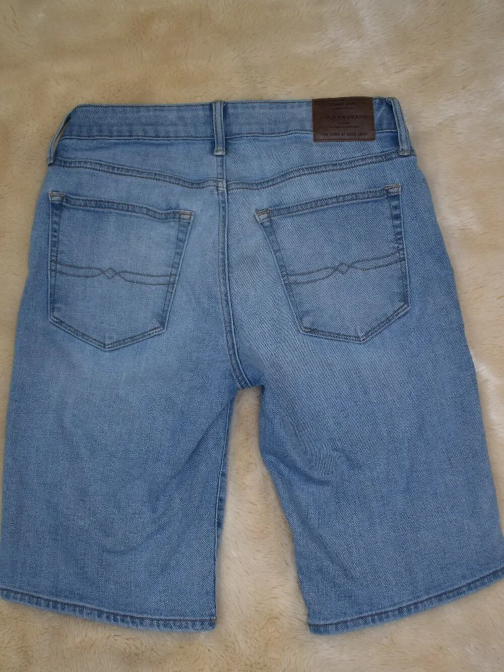 Lucky Brand Bermuda Denim Shorts Size 4/27 Light Wash Distressed Stretch Jean