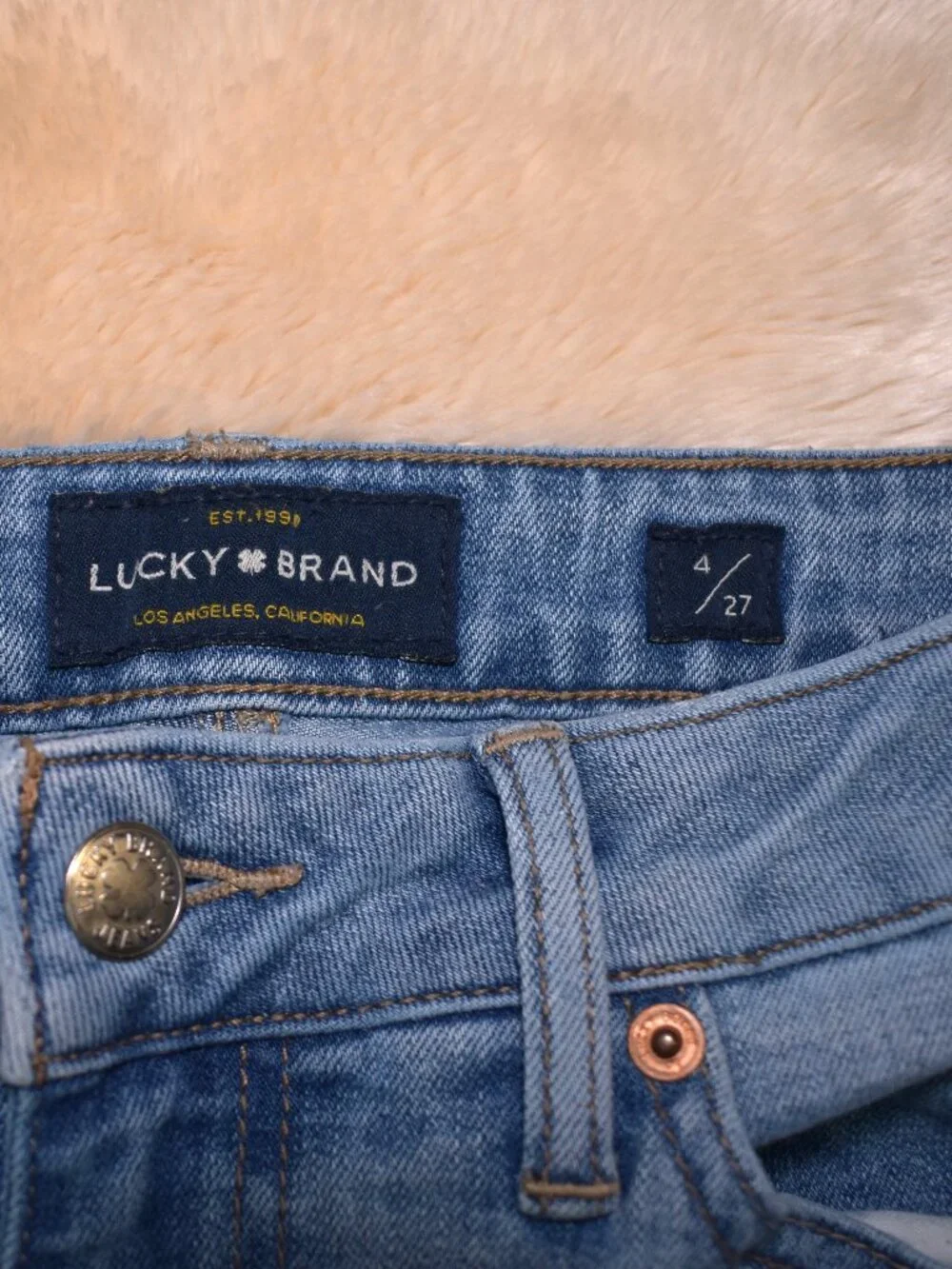 Lucky Brand Bermuda Denim Shorts Size 4/27 Light Wash Distressed Stretch Jean