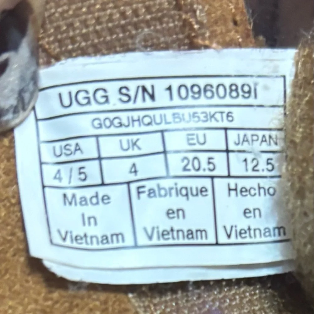 UGG warm stylish