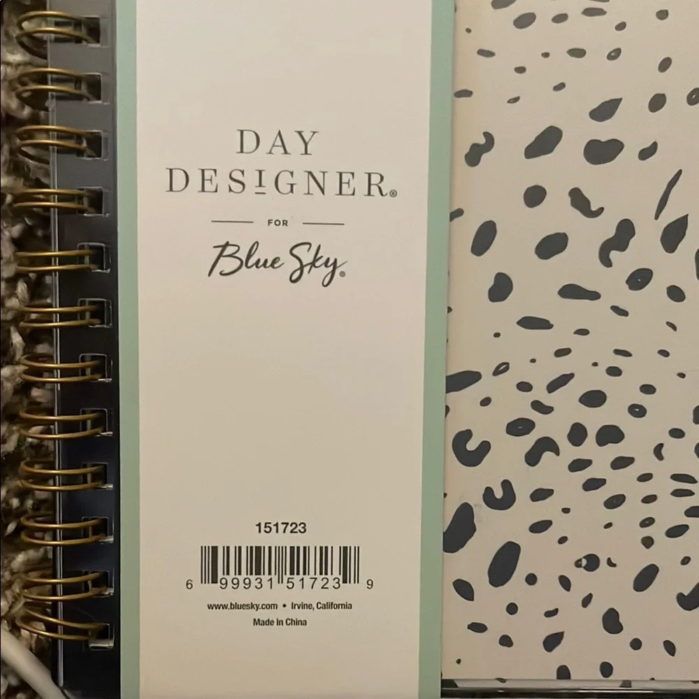 Blue Sky organizing black
