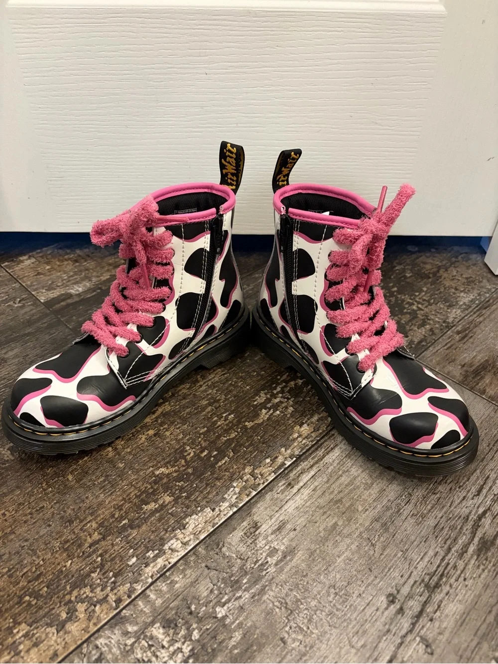 Dr. Martens bold cow