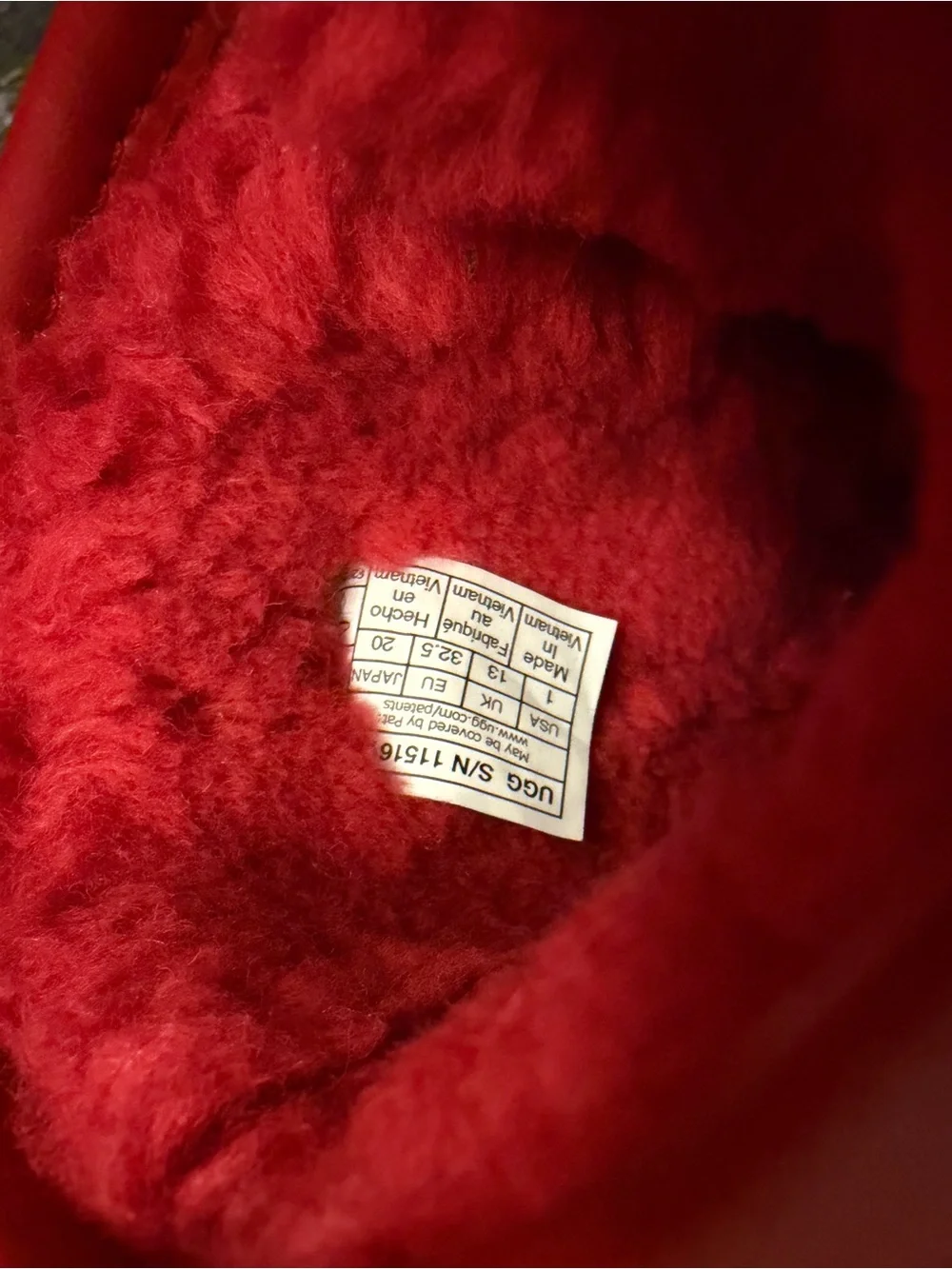 UGG shiny red