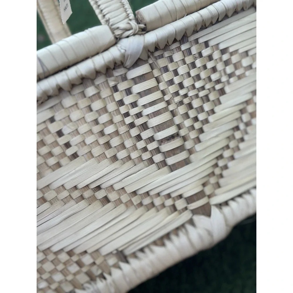 Large Wicker Reed Oval Picnic Basket with Wicker Handle and Lid Natural