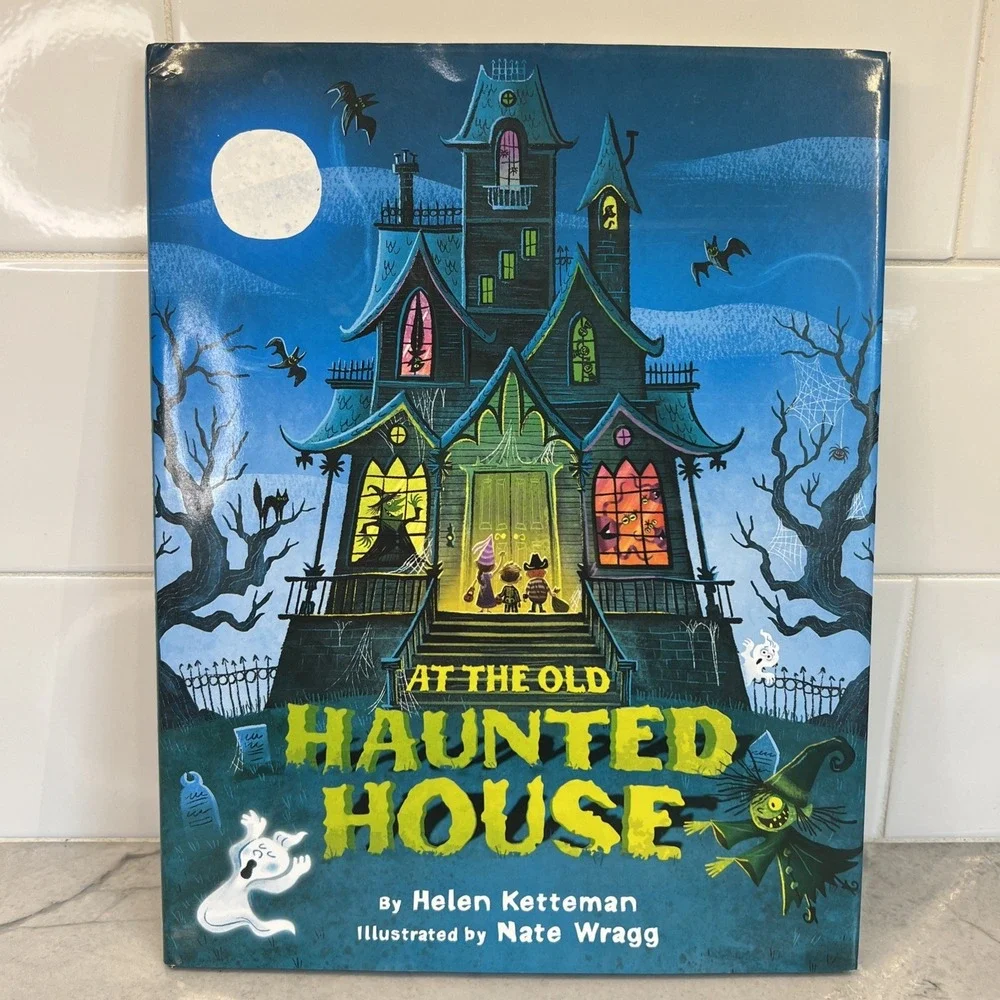 At the Old Haunted House - Hardcover By‎ Ketteman, Helen