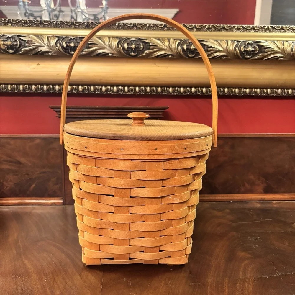 Longaberger 1995 Handwoven Fruit  Basket Wood Lid Plastic Liner Swing Handle‎
