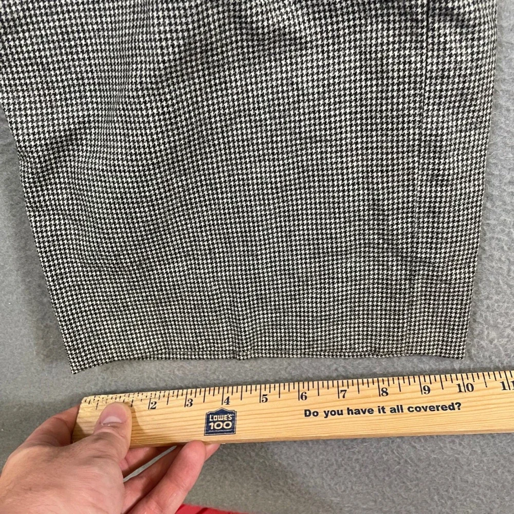 Barry I. Bricken measurements waist
