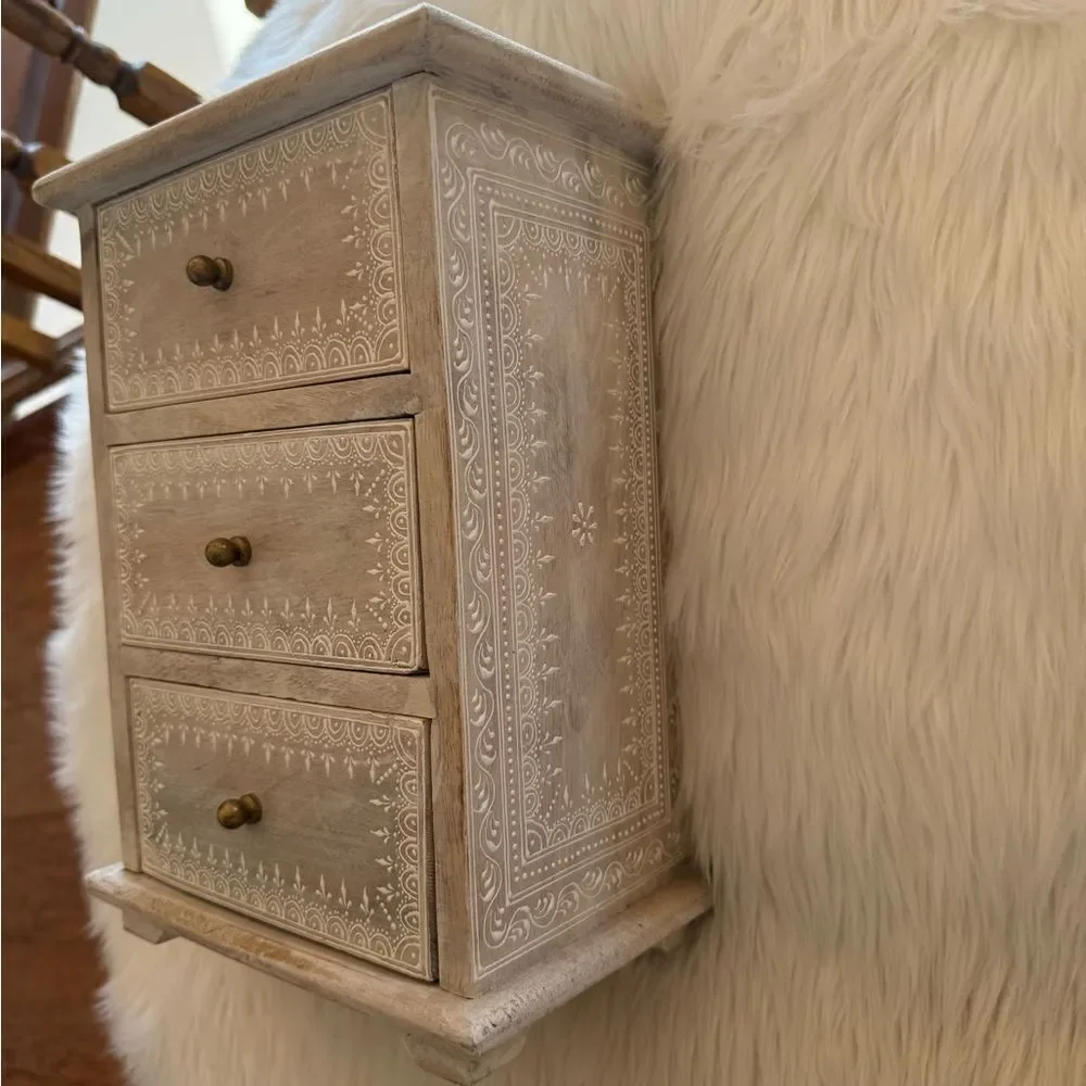 Anthropologie neutral boho