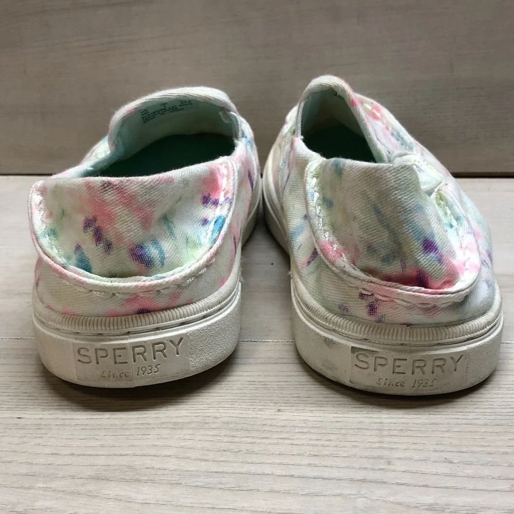 Sperry slip canvas