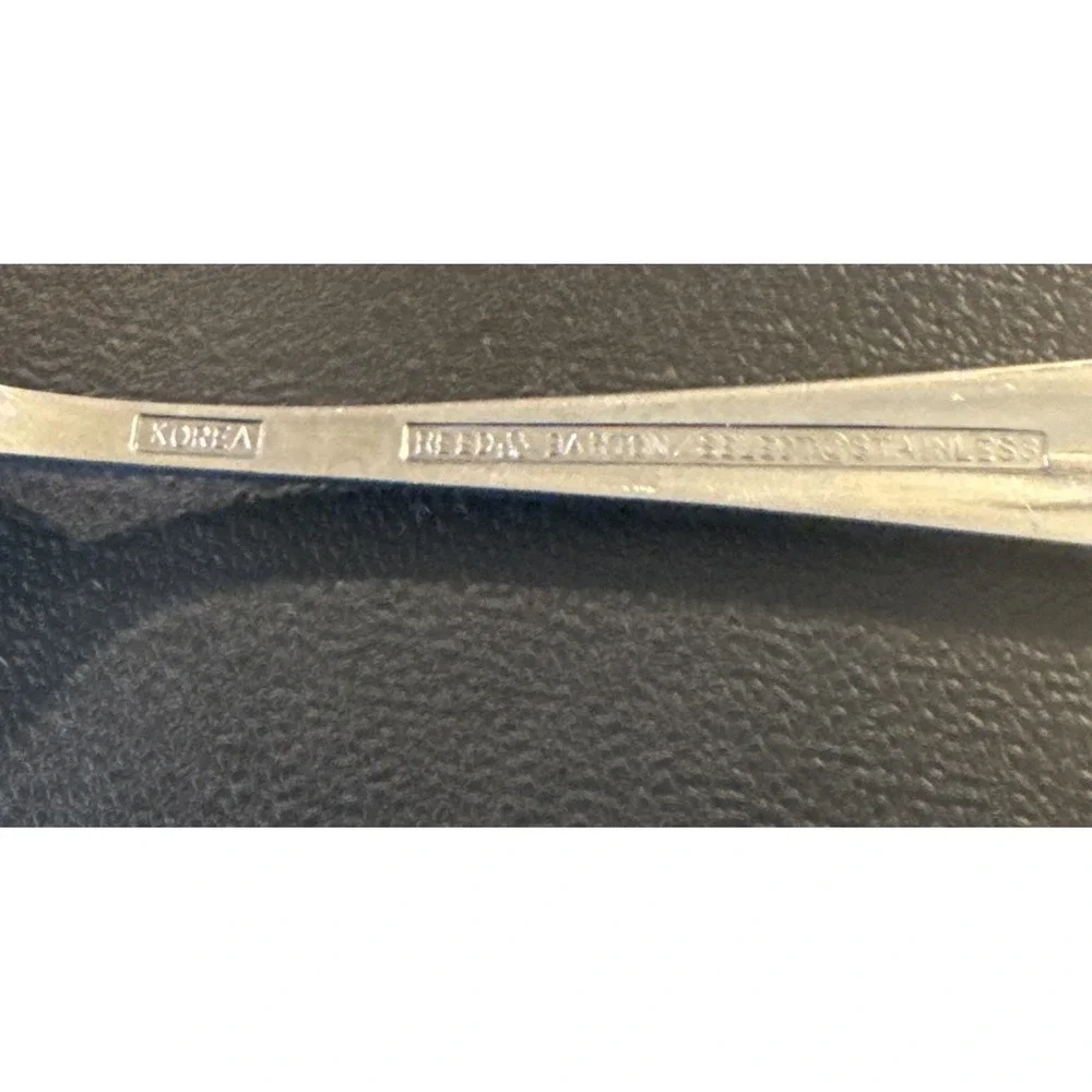 Reed & Barton signs use