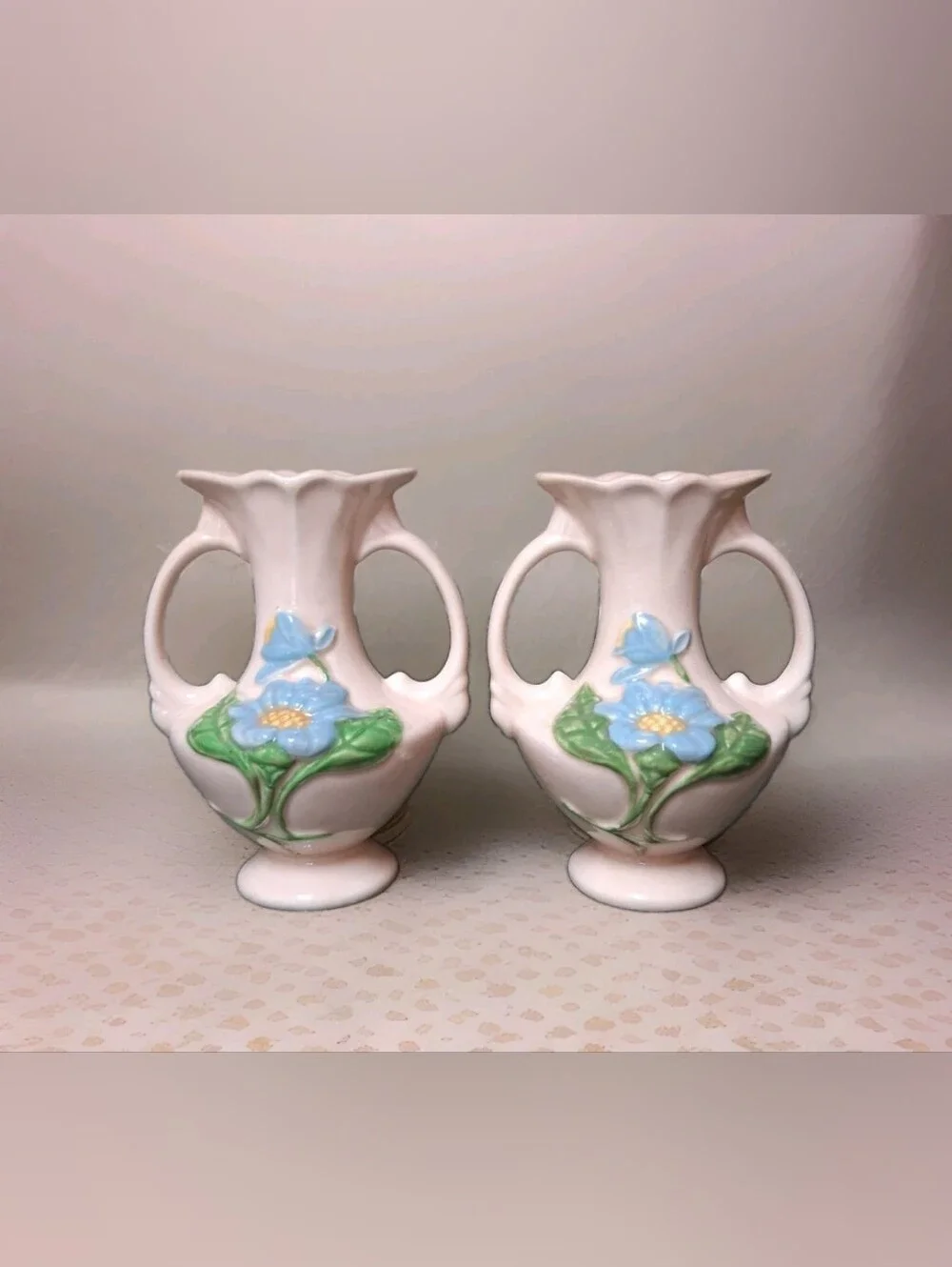 Vintage Ca. 1947-48 Hull Art Pottery Vase Glossy Pink, Blue Magnolia H-2-5-1/2