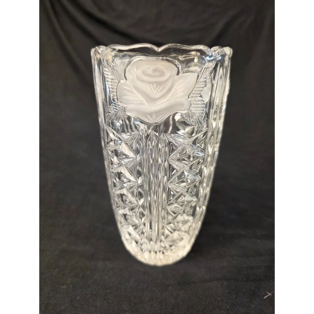 Vintage Frosted Rose Crystal Glass Vase Scalloped Edge Diamond Cut 7‎ Inch