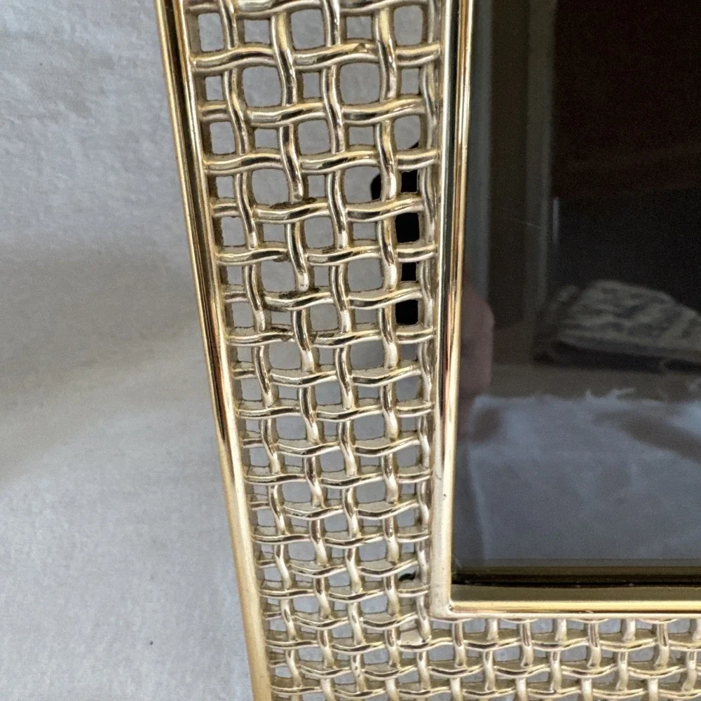 Decorative Picture Frame Gold Tone Basket Weave 3D Effect Table Top For 5x7 Size