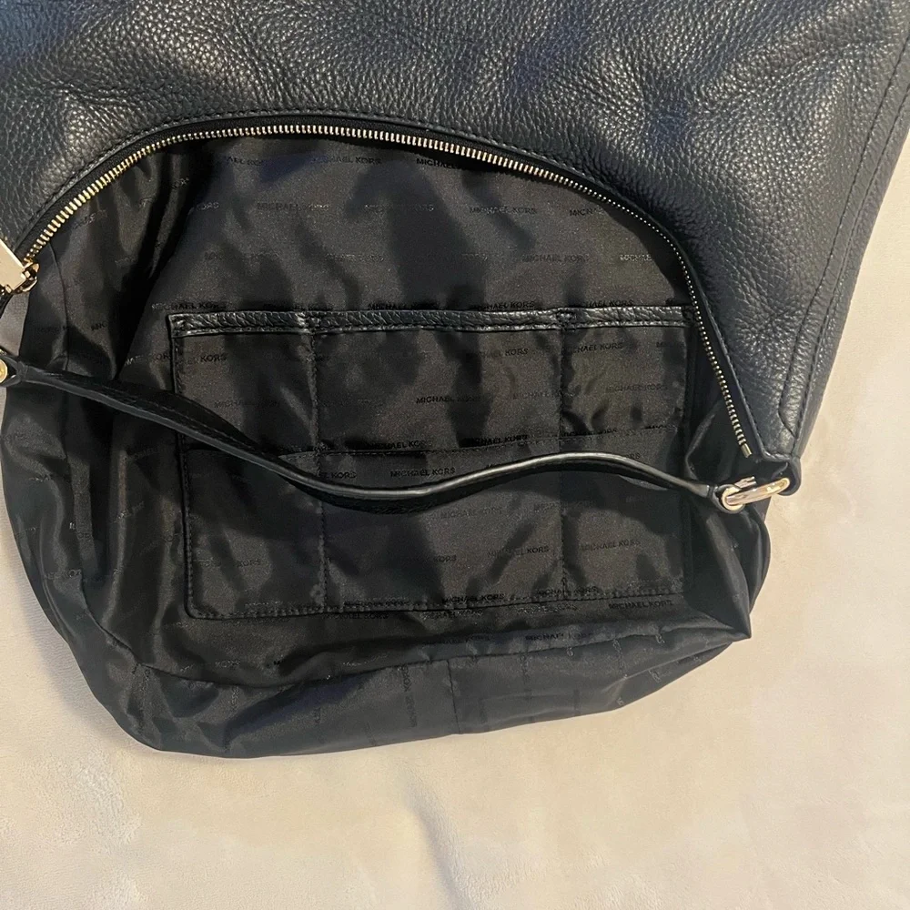Michael Kors shoulder kors