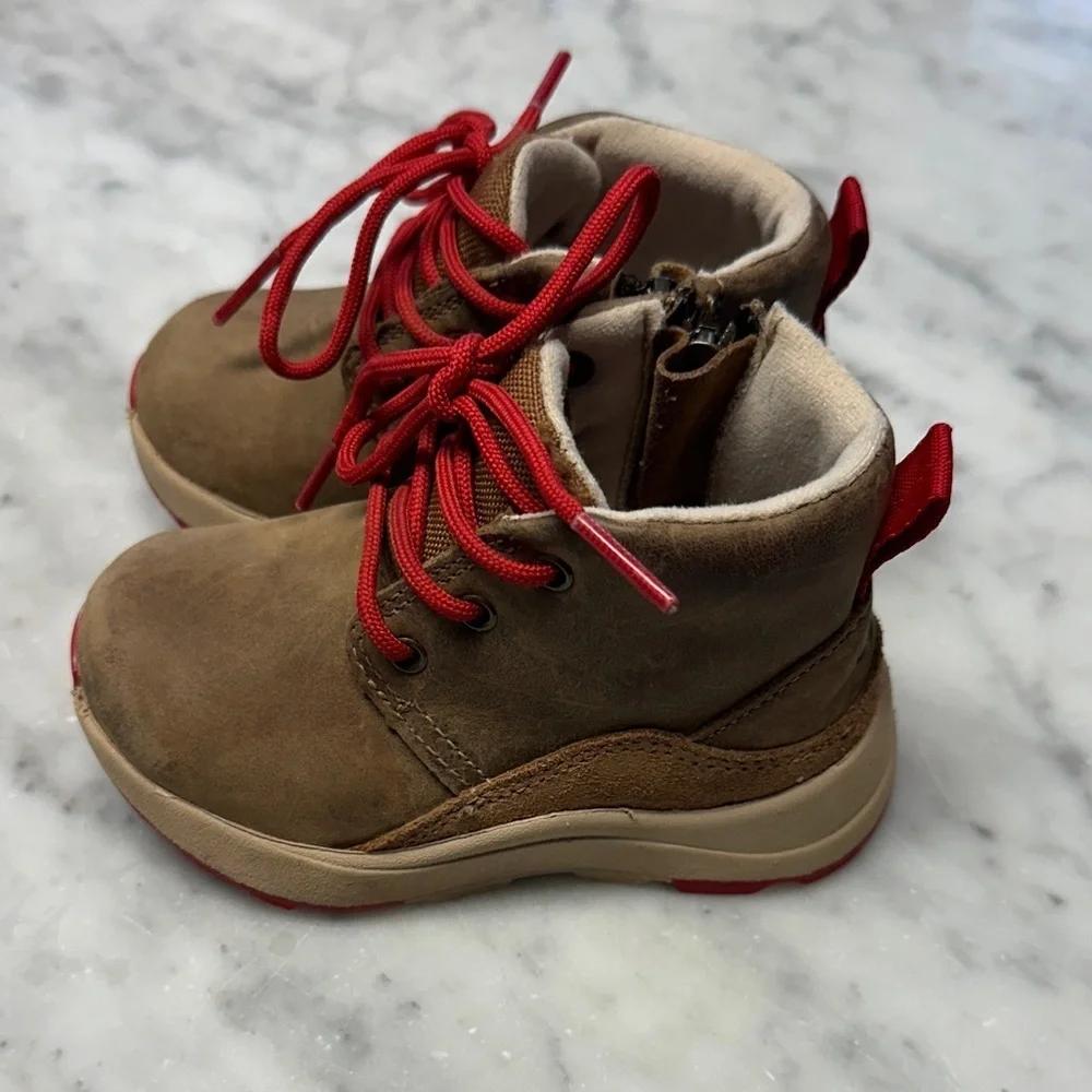 UGG stylish durable