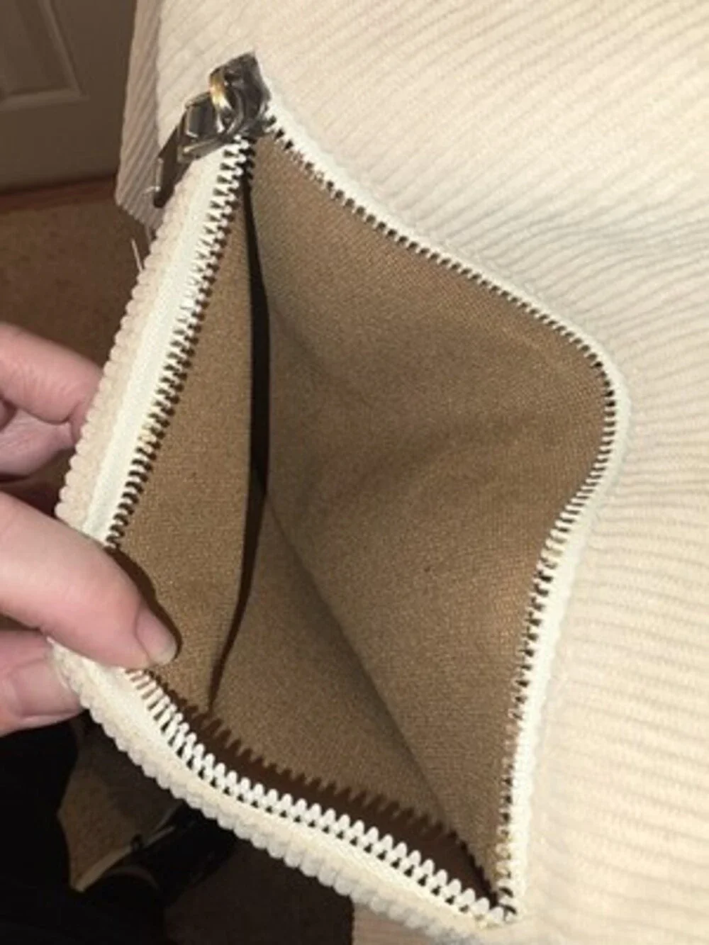 Makukke Beige Shoulder Bag Zip Closure Adjustable Strap Pockets