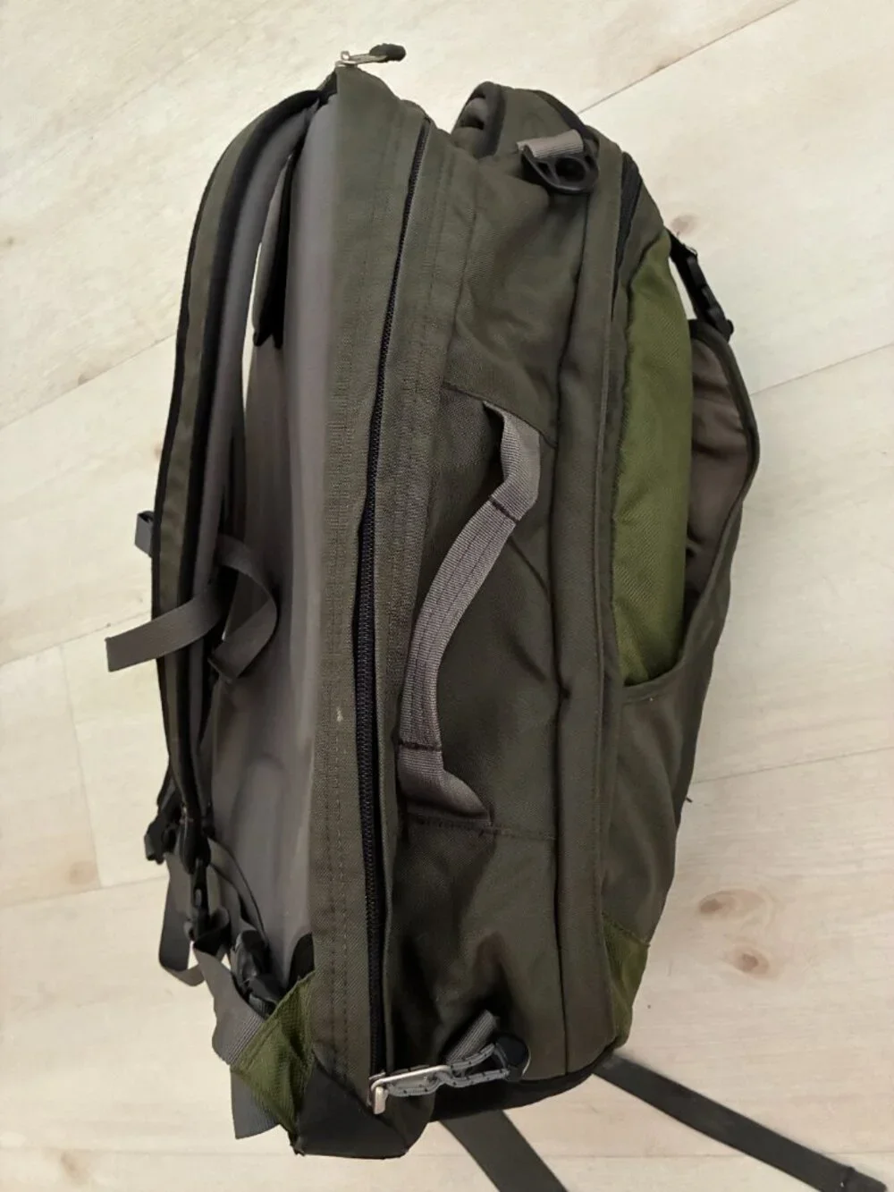 Vintage REI Expandable Workload Commuter Backpack Olive Green Tech Bag
