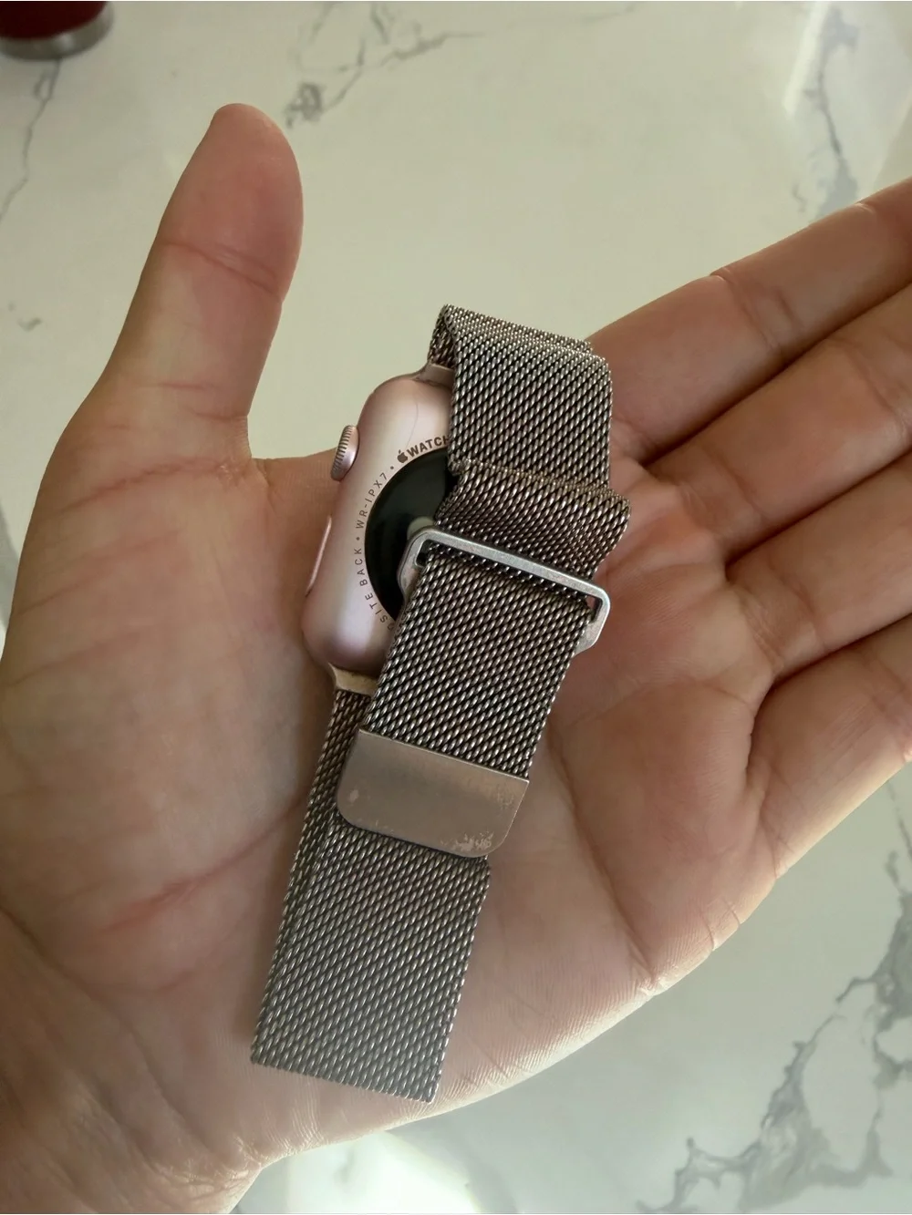 Apple smartwatch rose