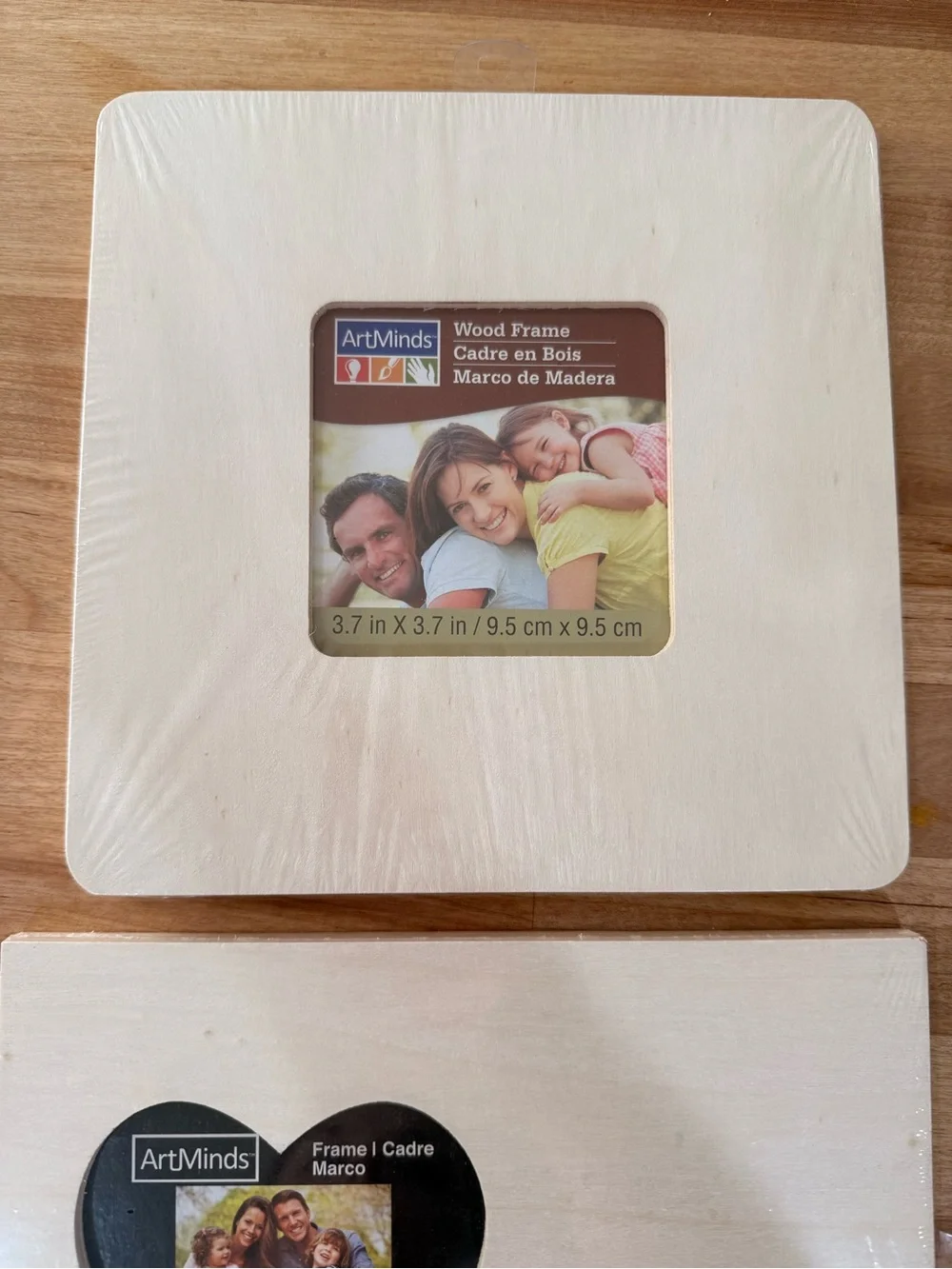 Artminds white wooden
