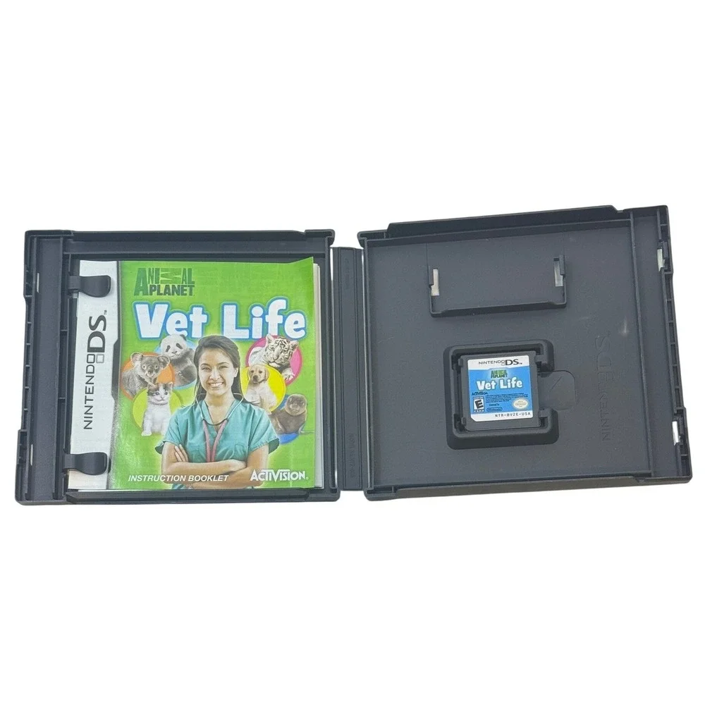 Animal Planet Vet Life Nintendo DS Game Activision NTR-BV2E-USA With Manual