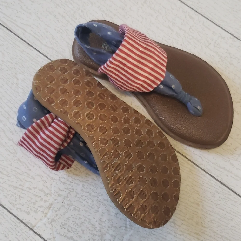 Sanuk 7/8 youth yoga sandals