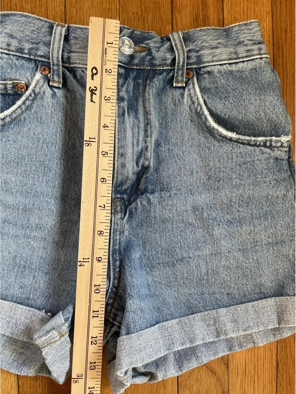 BDG Mom Jean Denim Short Size 25 Medium Wash Casual Beach Festival Summer