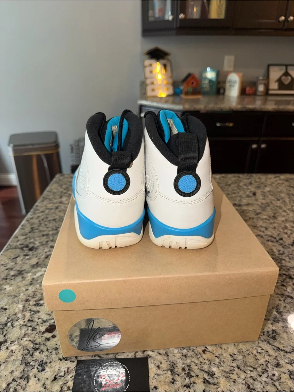 Jordan signs 100% blue