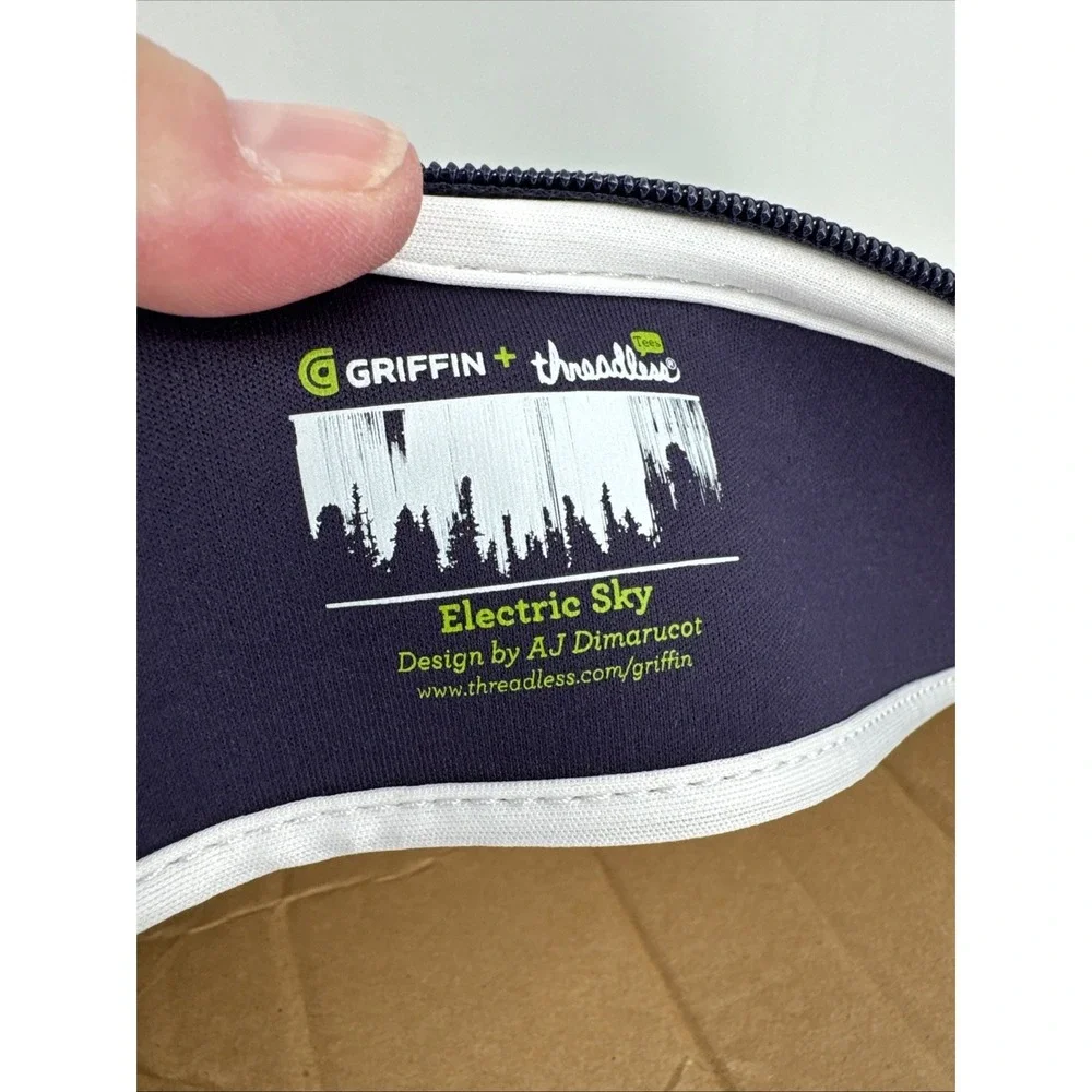 Griffin & Threadless Electric Sky Aurora Borealis Laptop Sleeve NEW‎ Large 16
