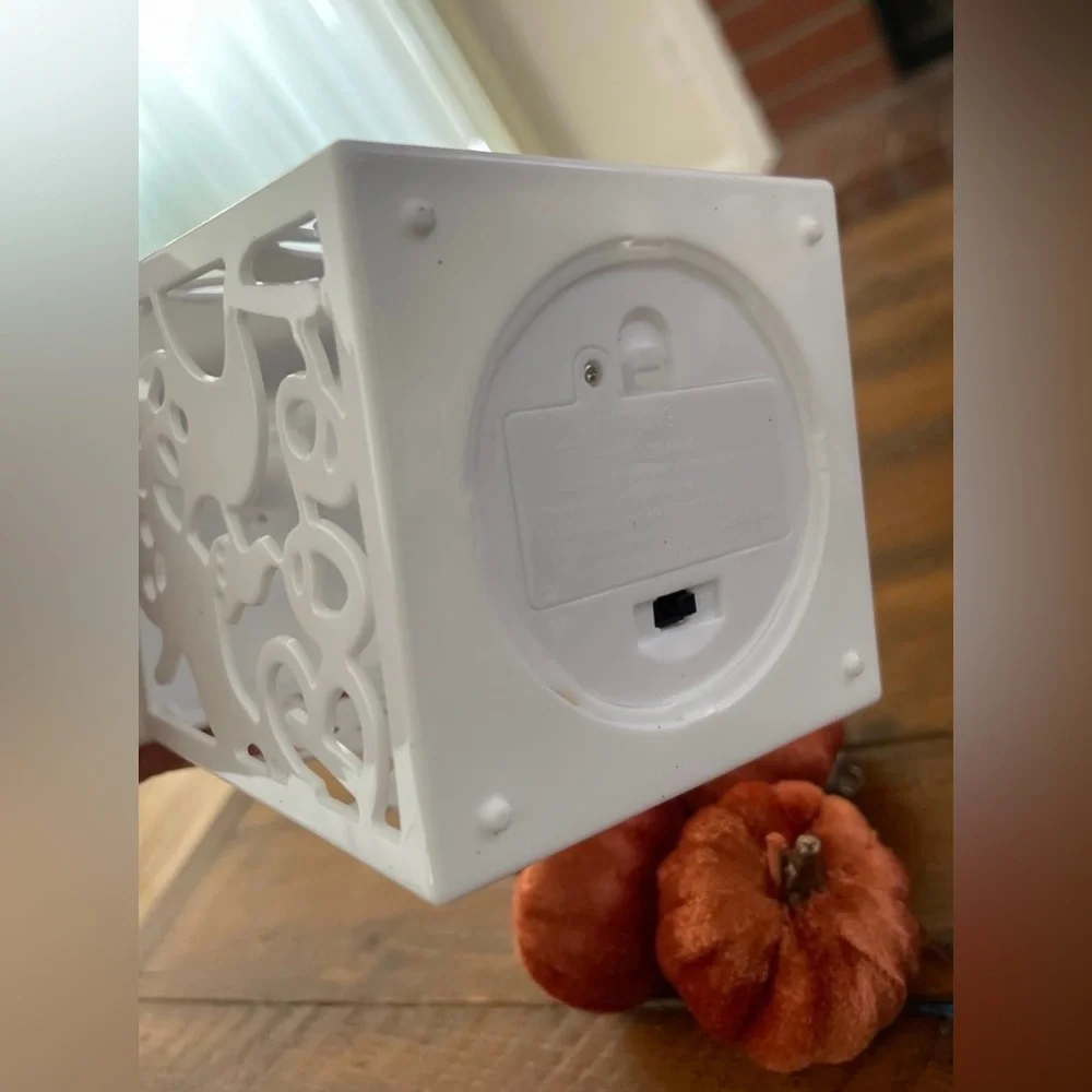 👻 LIGHT UP GHOST LANTERN 👻