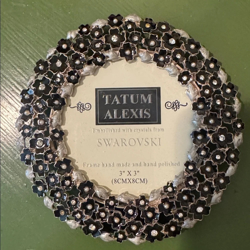 tatum alexis beautiful frame