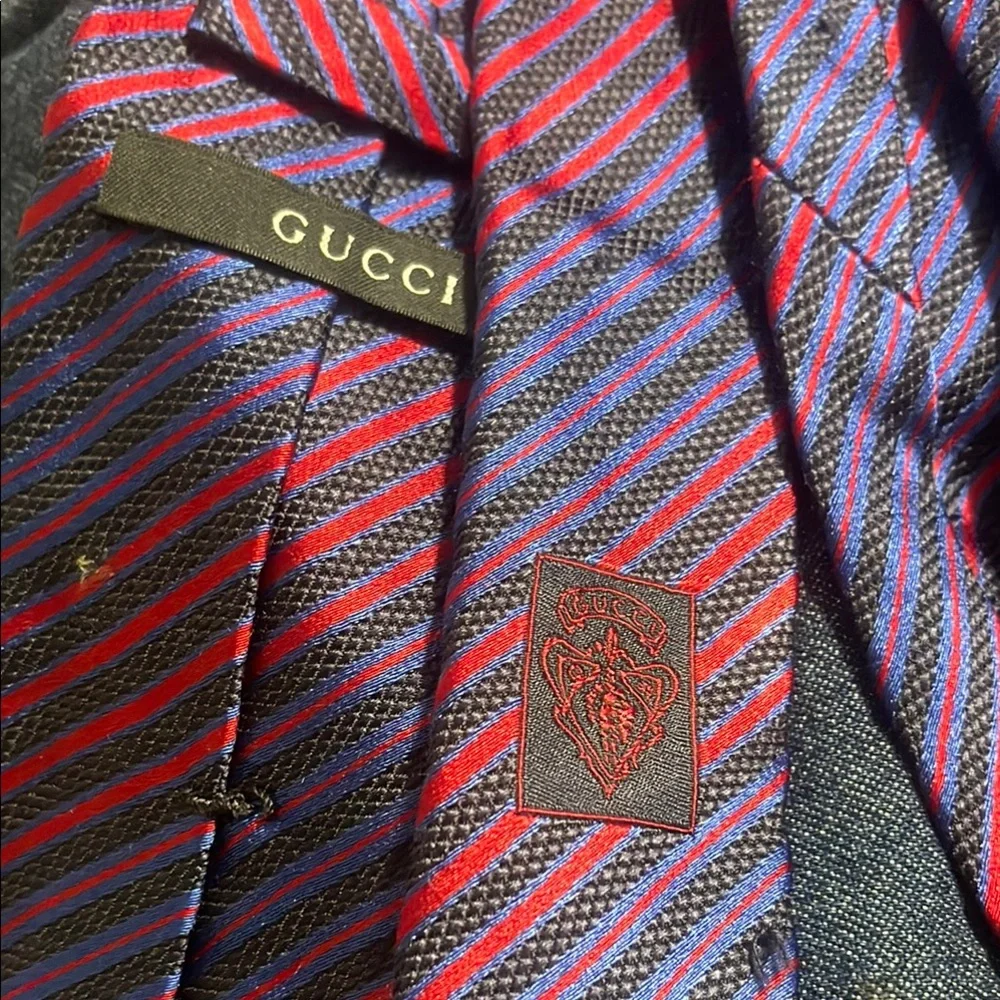 Gucci red blue