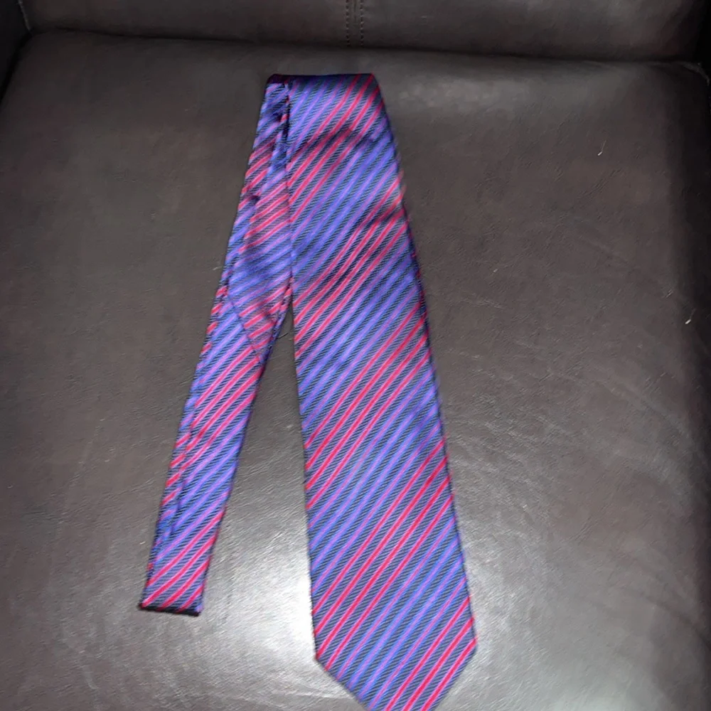 Gucci red blue
