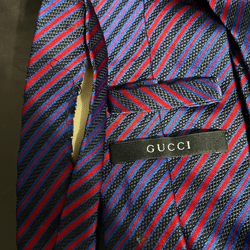 Gucci red blue