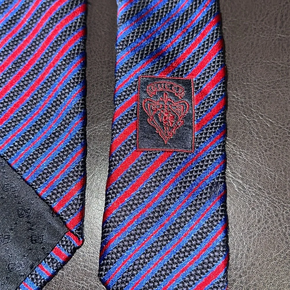 Gucci red blue