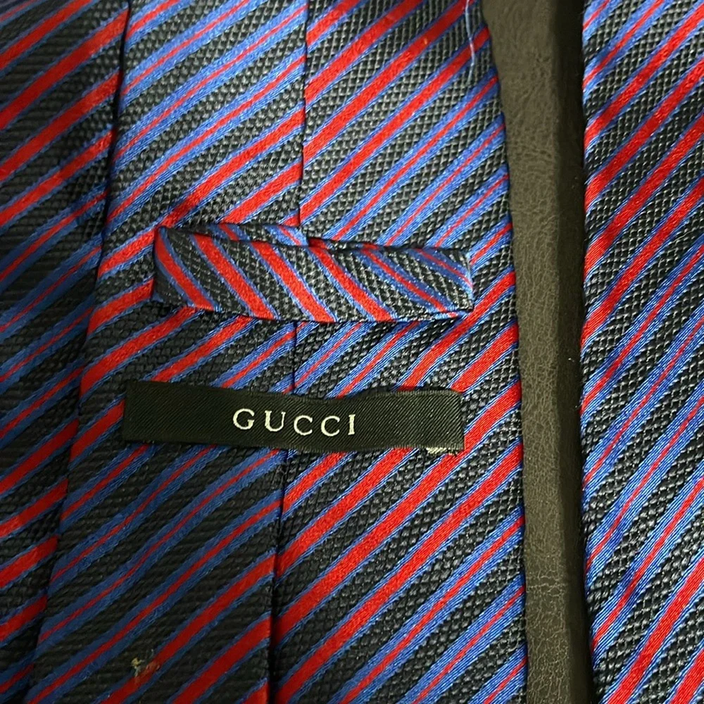 Gucci red blue