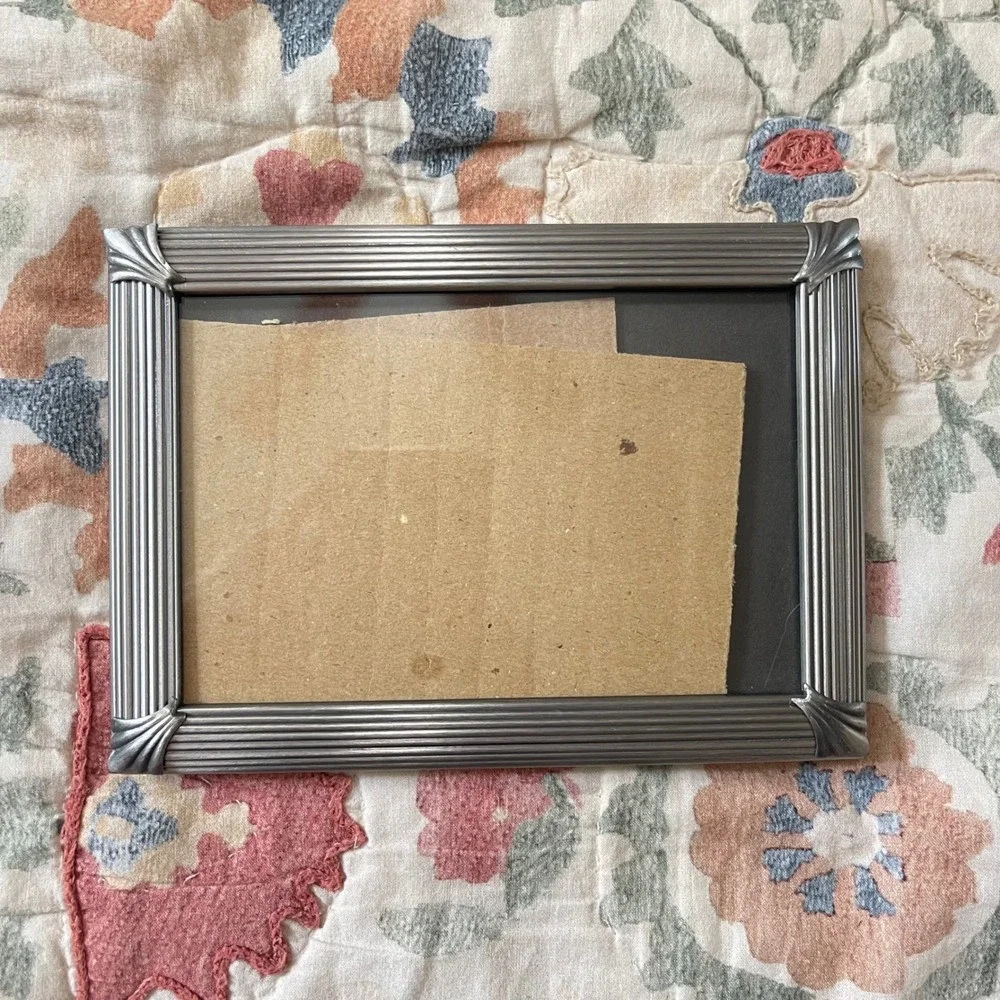 Vtg silver Mid Century Modern 5x7 Picture Frame Ornate Etched Free Standing hang