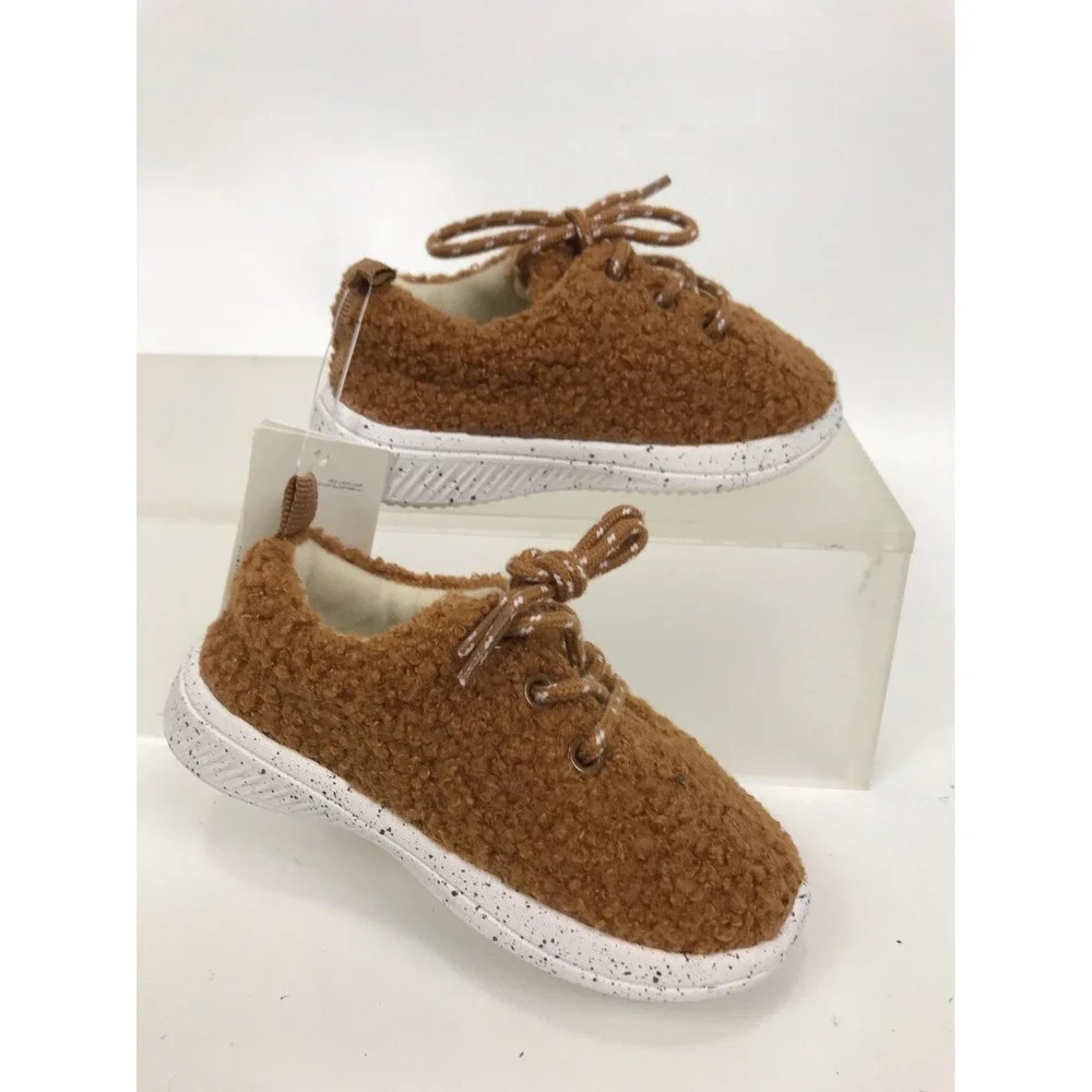 GAP 24 sneakers months