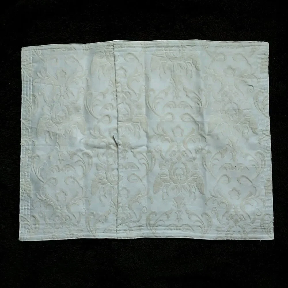 Locama pillow shams