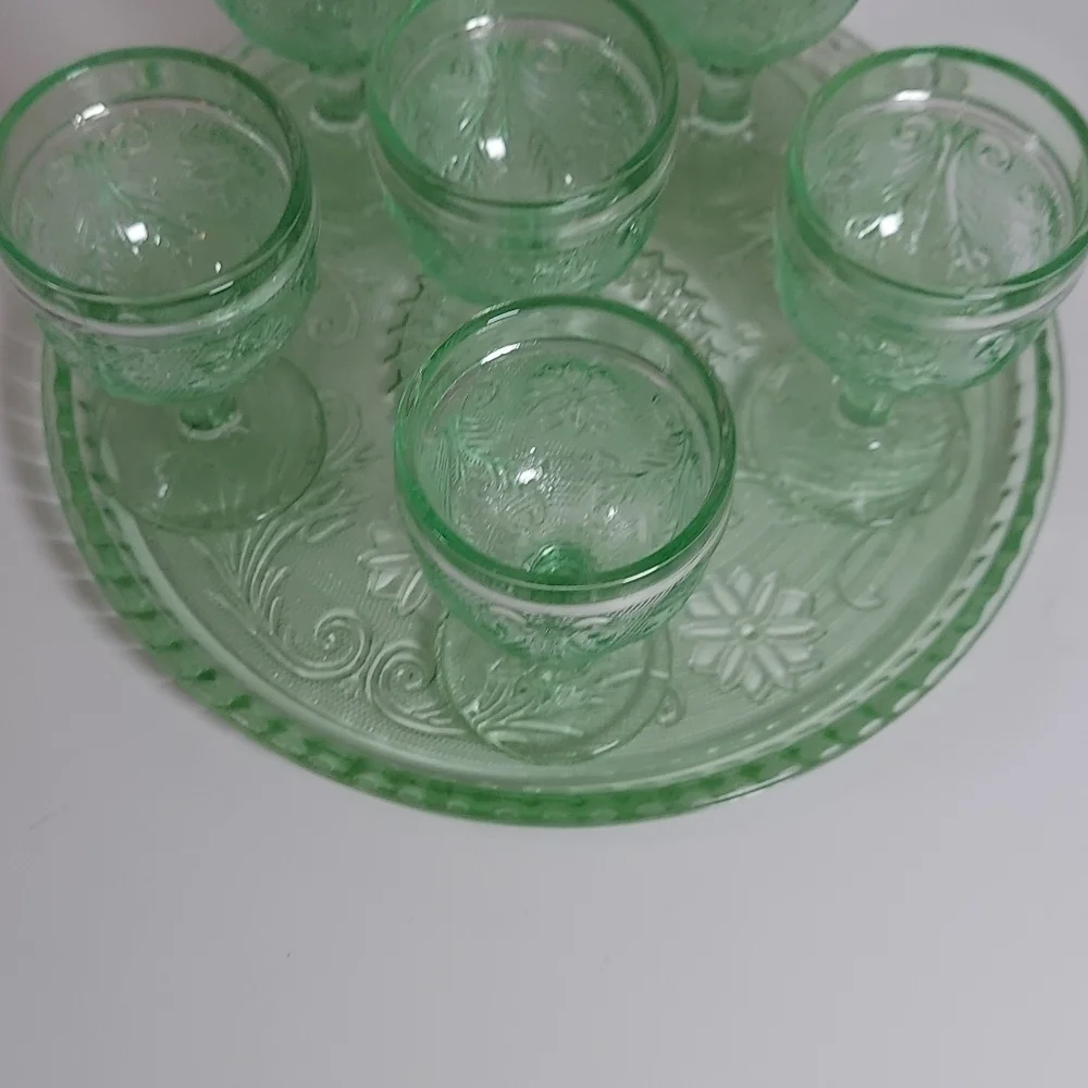 Indian glass set vintage  Chantilly Green