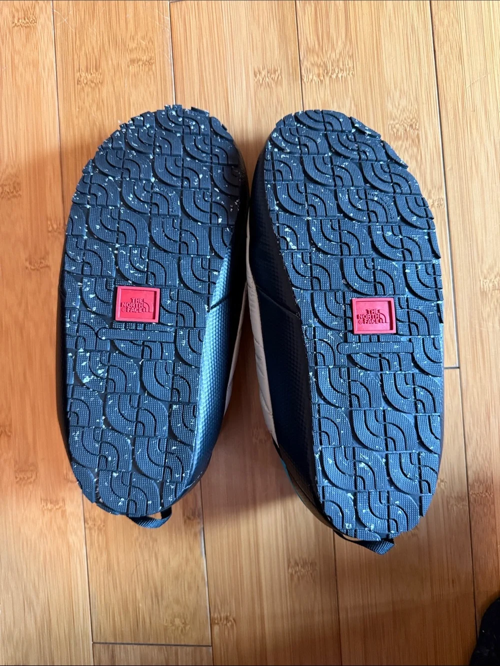 The North Face quilted slip