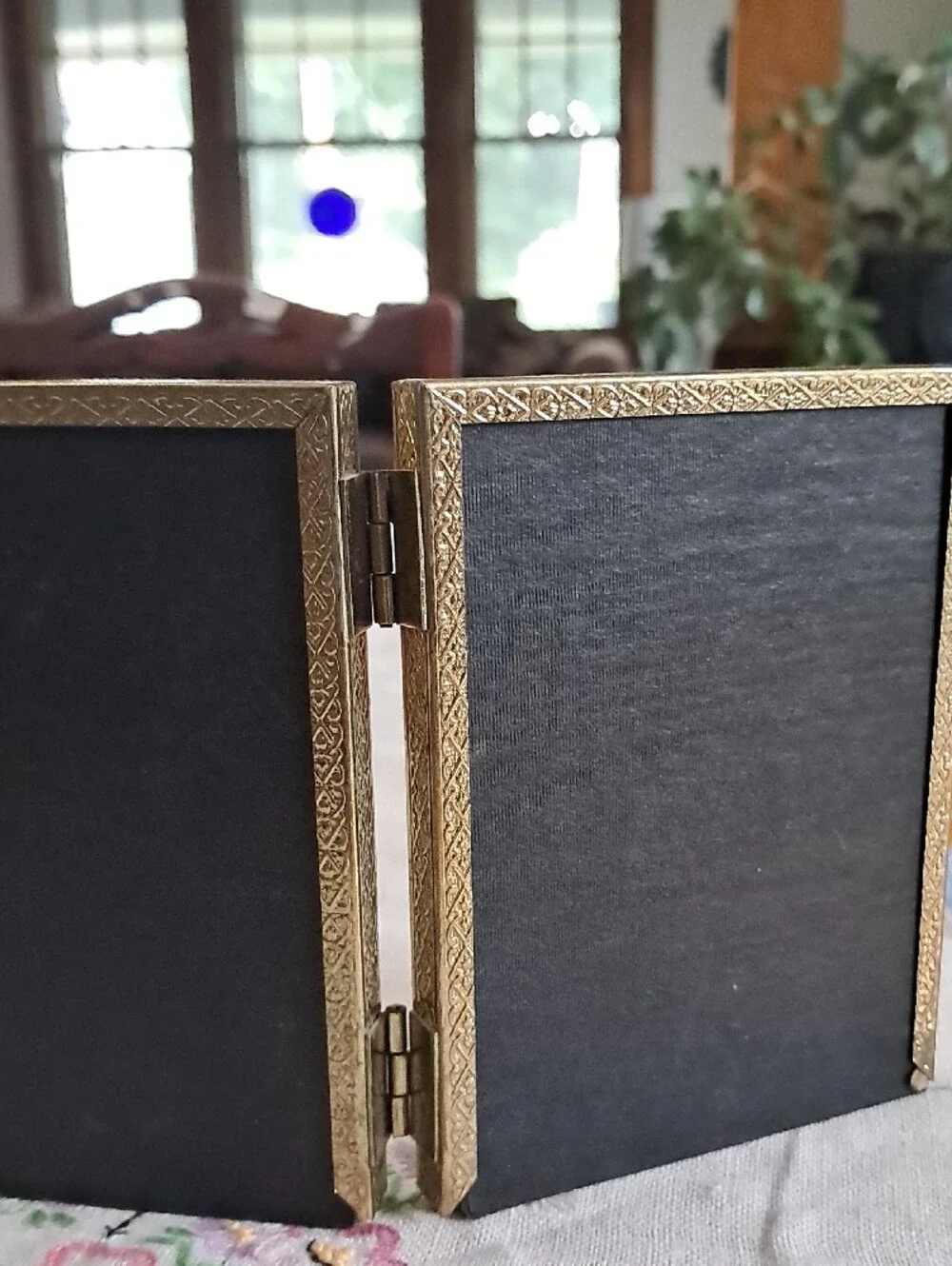 Vintage triple panel