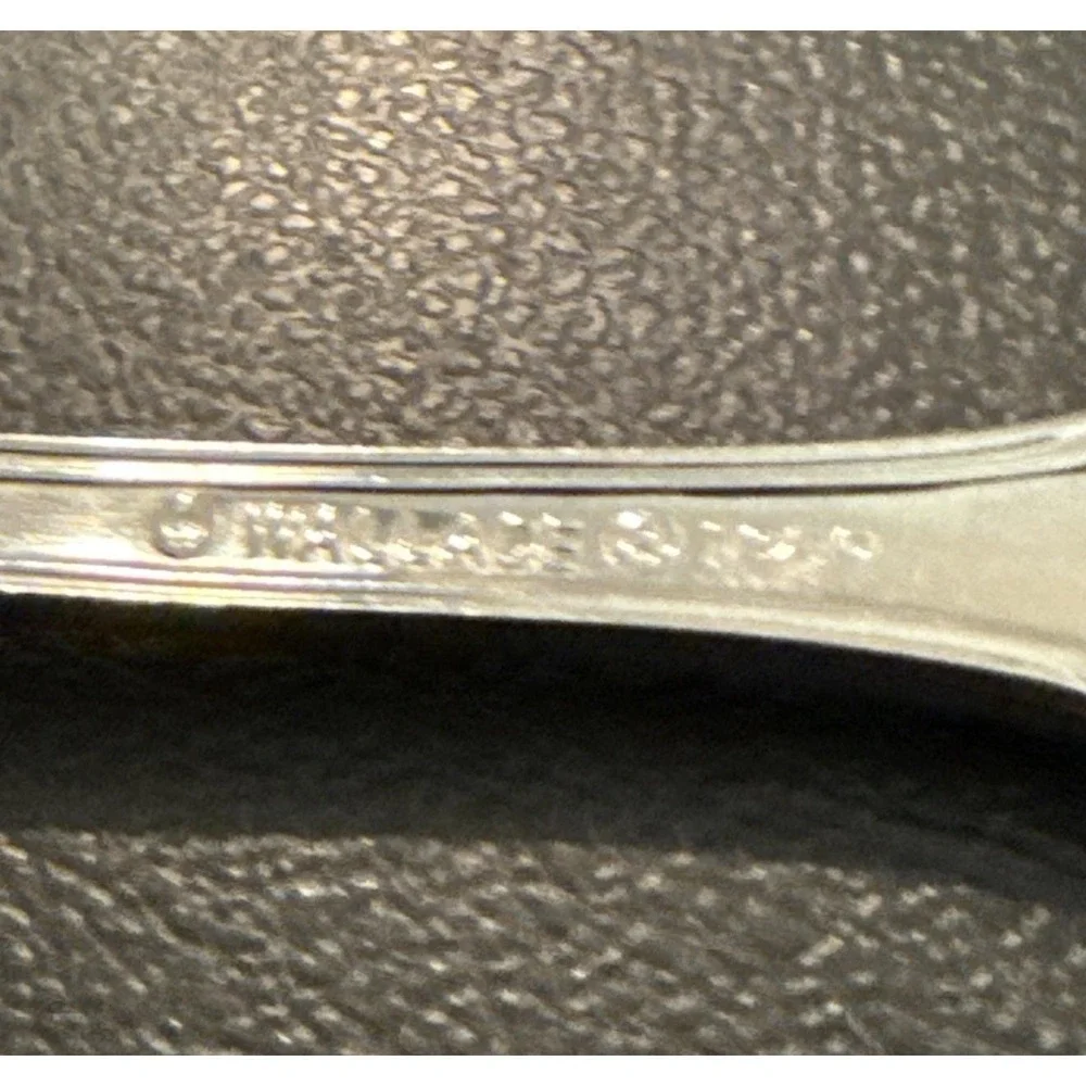 Wallace Continental Camden Sugar Spoon & Master Butter Knife Stainless 2‎ Piece
