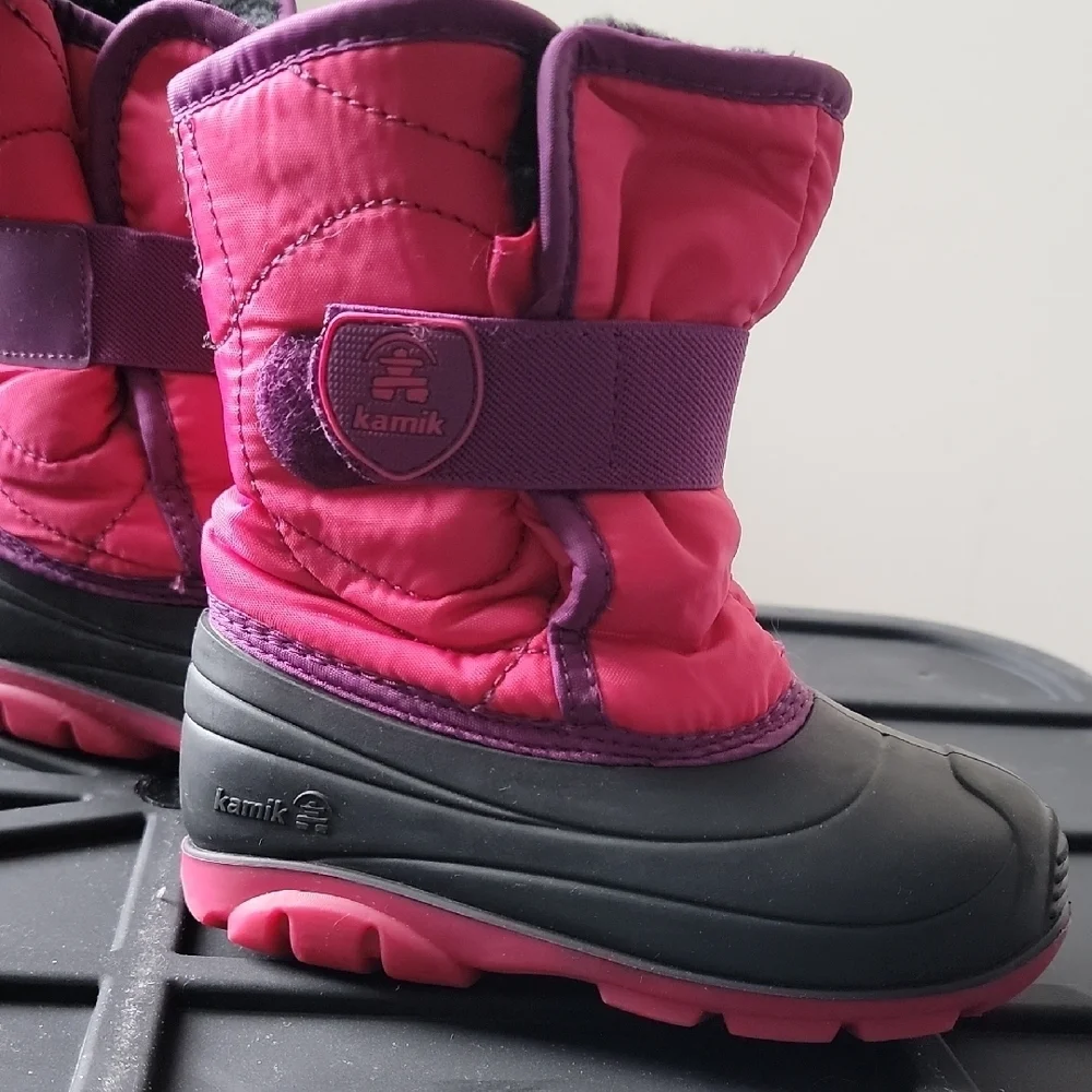 Kamik bright pink
