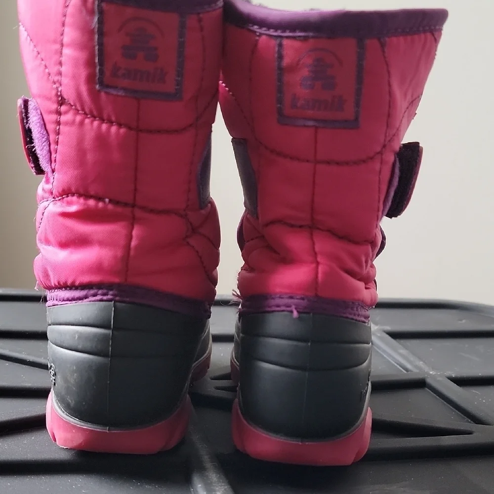 Kamik bright pink