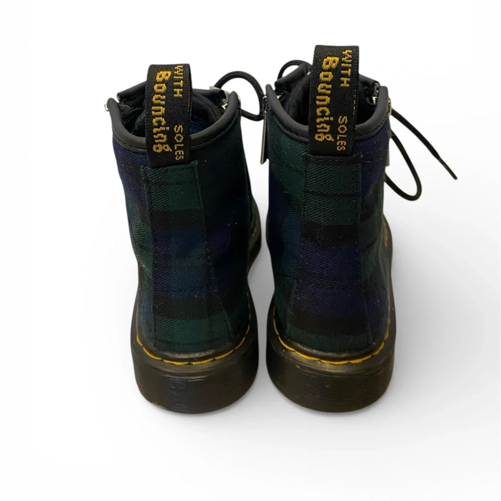 Dr. Martens adult note six